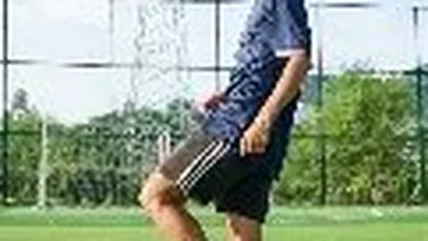 李连杰18岁千金展示曼妙身姿，姐妹俩肤色差异显著